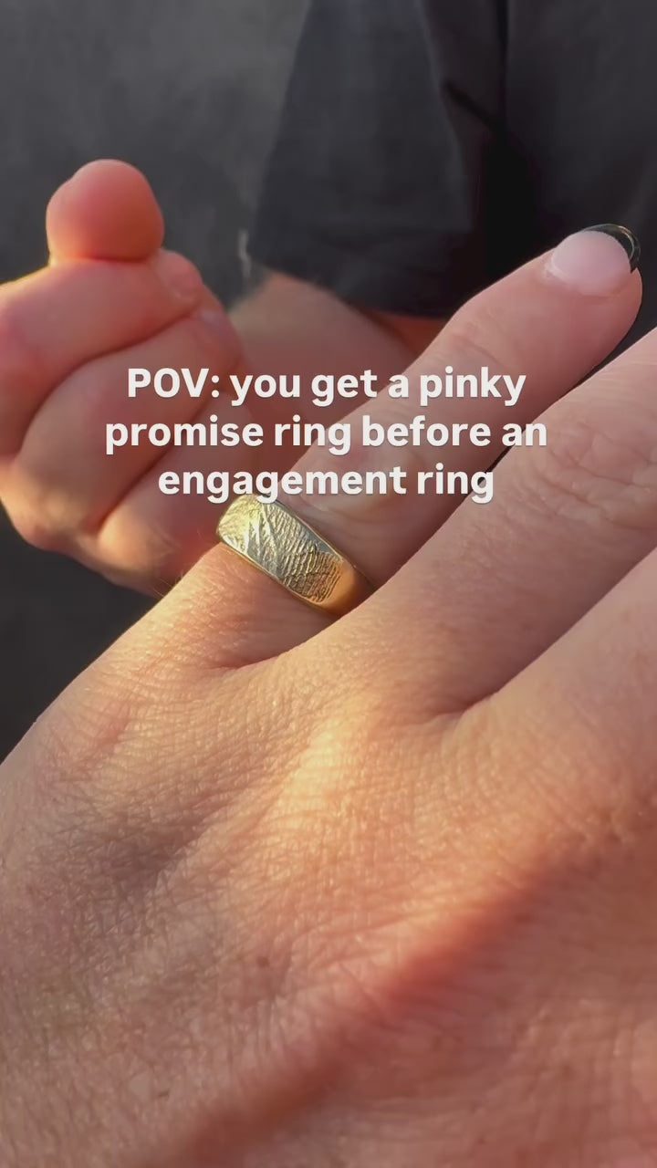 Pinky Promise Ring - Gold